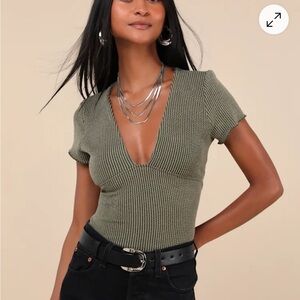 Lulus green ripped tee shirt size M